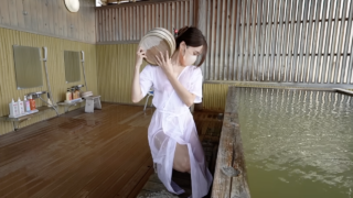 【旅温泉】露天風呂で大胆な透け透け入浴♡サービスショットを忘れない精神に思わず食い入ってしまうw