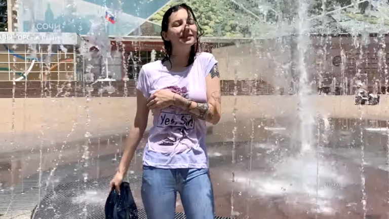 【まとめ】水遊びでスケスケ♡セクシーが際立つムフフな日常シーンおすすめ【プール・温泉】