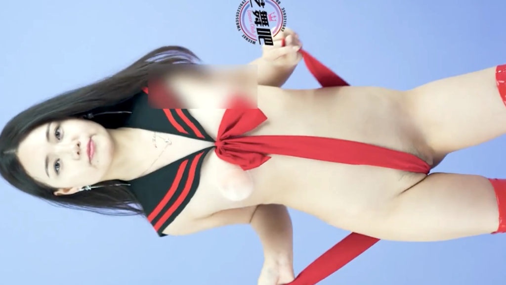 【セクシー】ほとんど裸の気持ちセーラー服で踊るお姉さん【ストリップ】