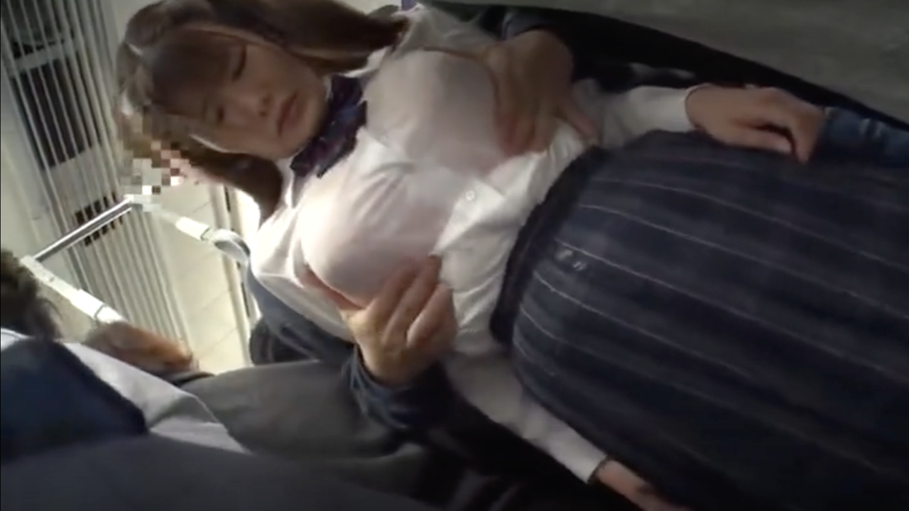 【企画】爆乳おっぱい丸わかりの美女に魔の手が伸びる♡満員電車でセクハラ痴漢やりたい放題w