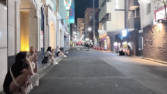 【散歩】眠らない街を夜歩き♡リアルだと臆するところを安全ポジションでじっくりとw