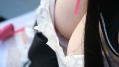 【イベント】コスプレ撮影で寄りすぎ注意♡白レース衣装の隙間が狙われるw