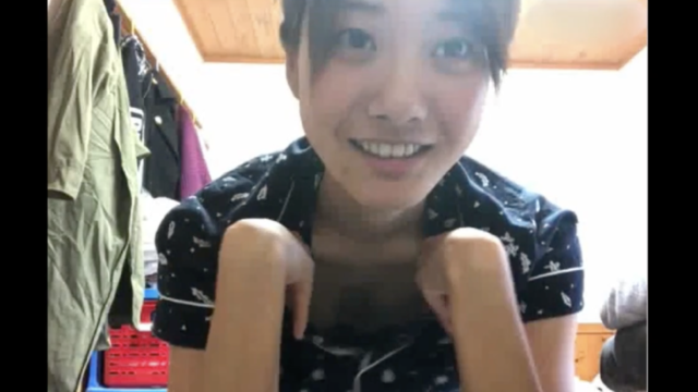 【配信】飾らない日常が垣間見える部屋でこっそり見せちゃう♡はにかむ笑顔にキュンとくるw