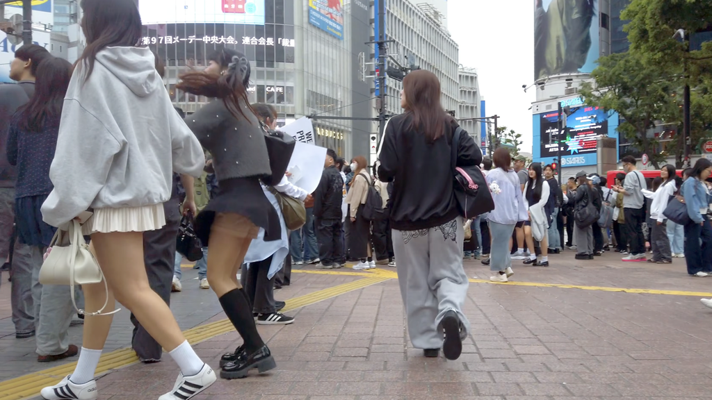 【街歩き】昼と夜の街を歩く女性たちを自然な距離感でじっくり紹介♡【複数紹介】