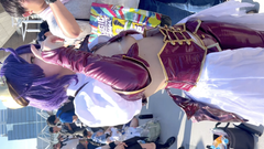 【ハプニング】コスプレイベントで際どい衣装のお姉さんたちを接写♡セクシーな見どころまとめて。